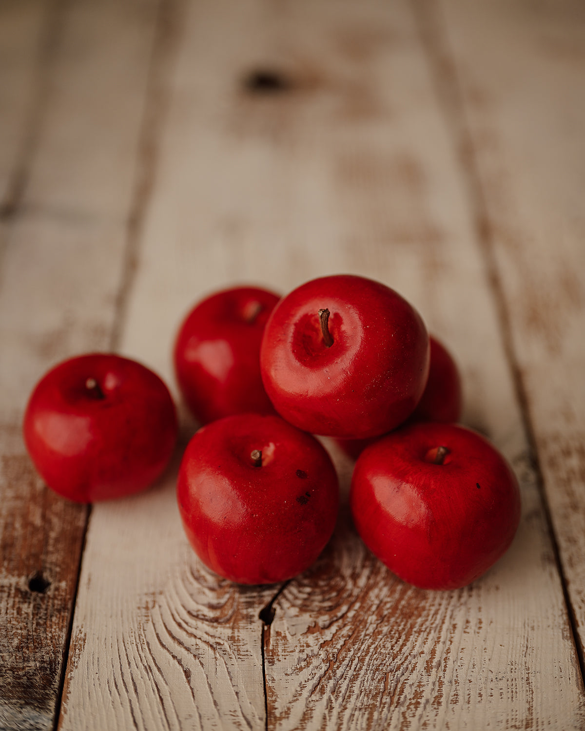 Manzanas rojas súper realistas a tamaño real